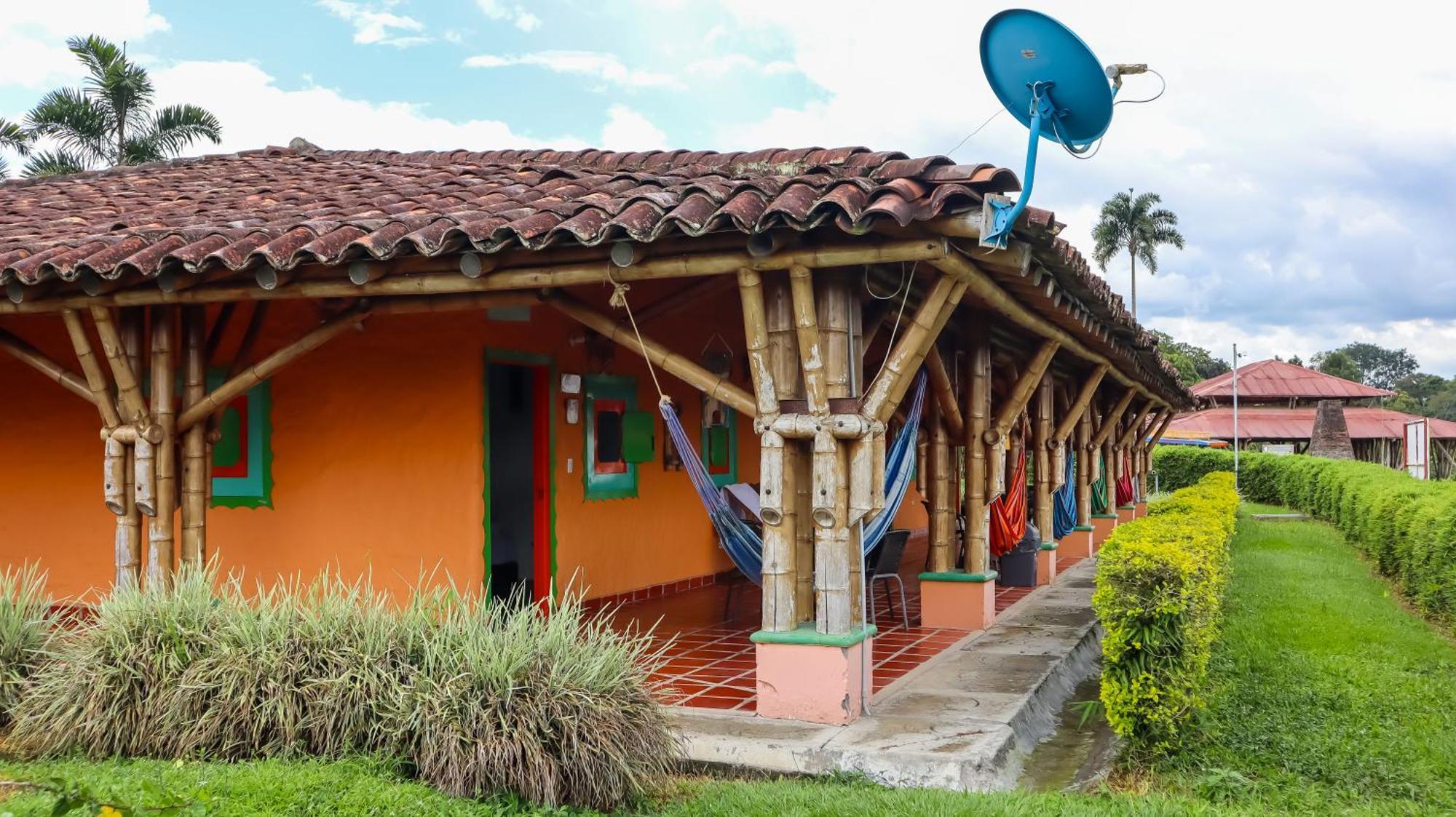 Hotel Parque De Los Arrieros Монтенегро Екстериор снимка