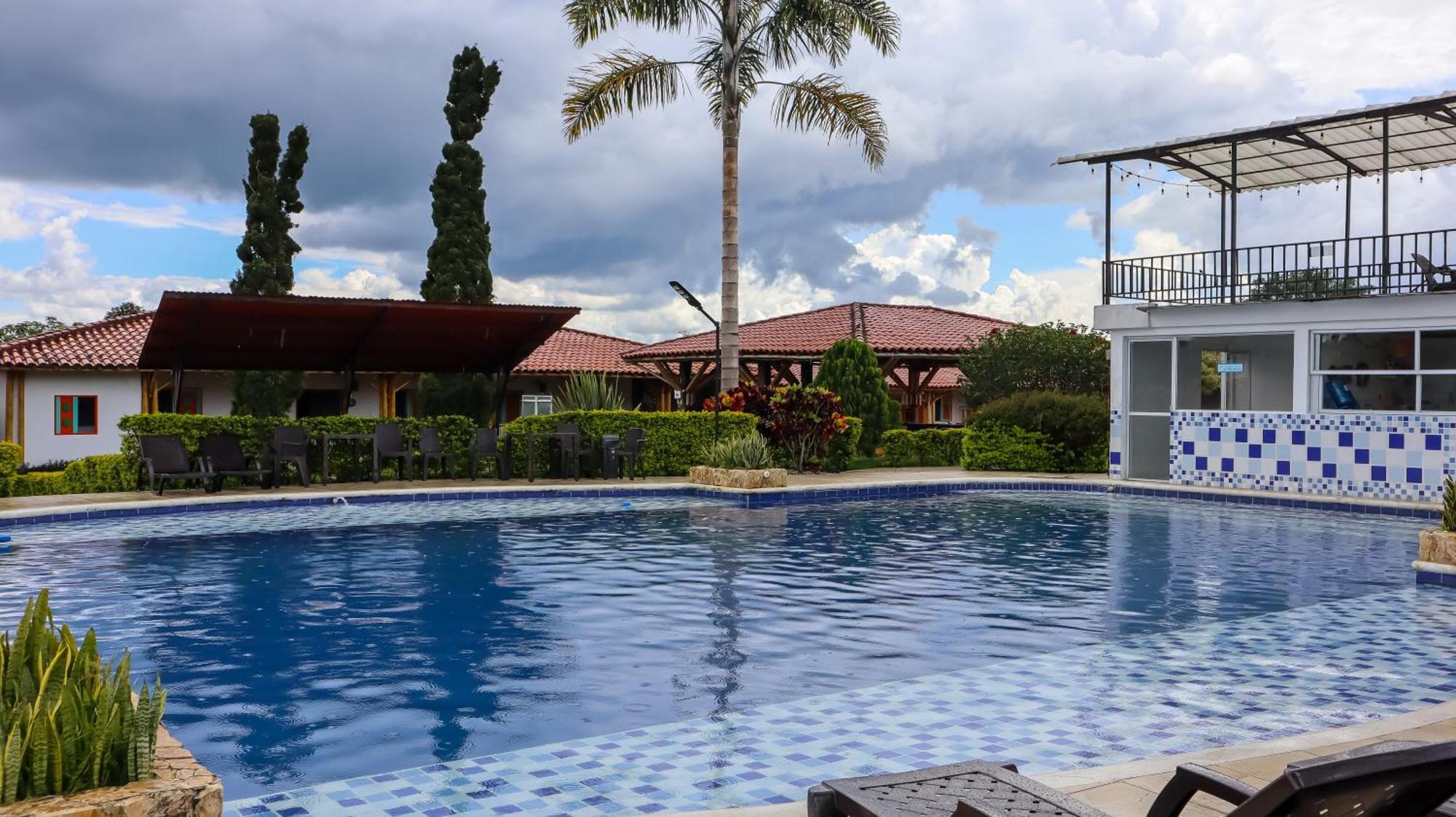 Hotel Parque De Los Arrieros Монтенегро Екстериор снимка