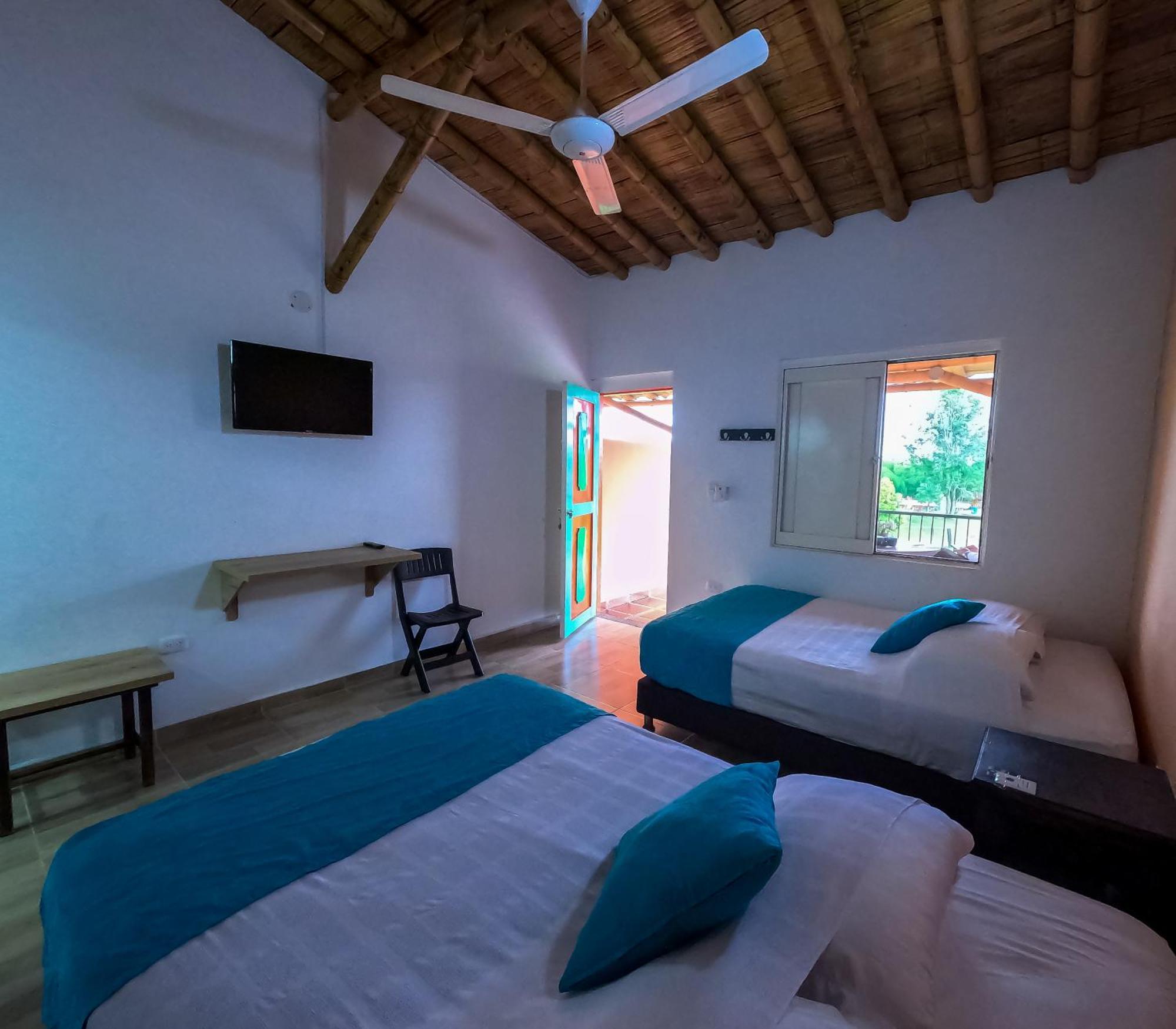 Hotel Parque De Los Arrieros Монтенегро Екстериор снимка