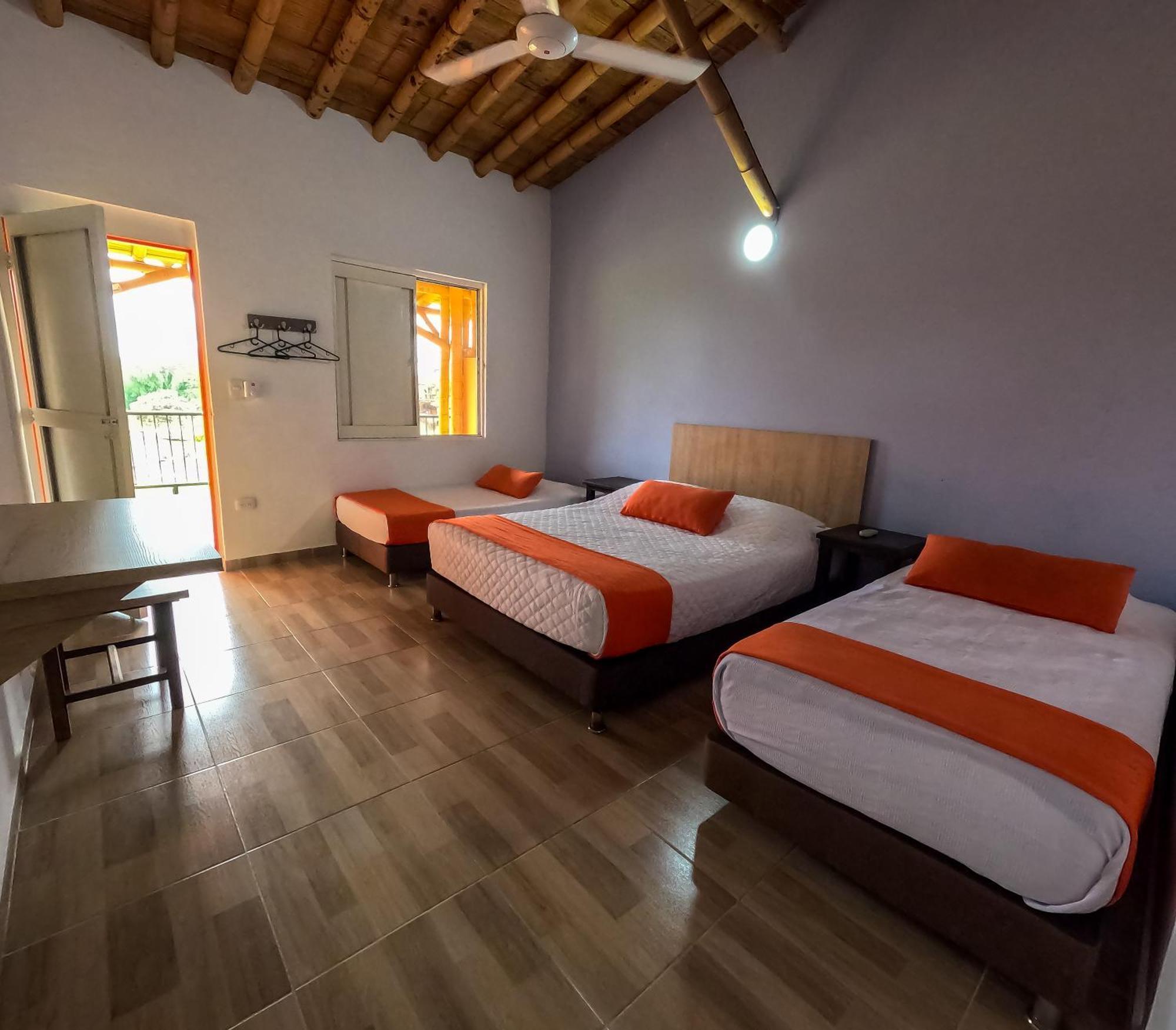 Hotel Parque De Los Arrieros Монтенегро Екстериор снимка