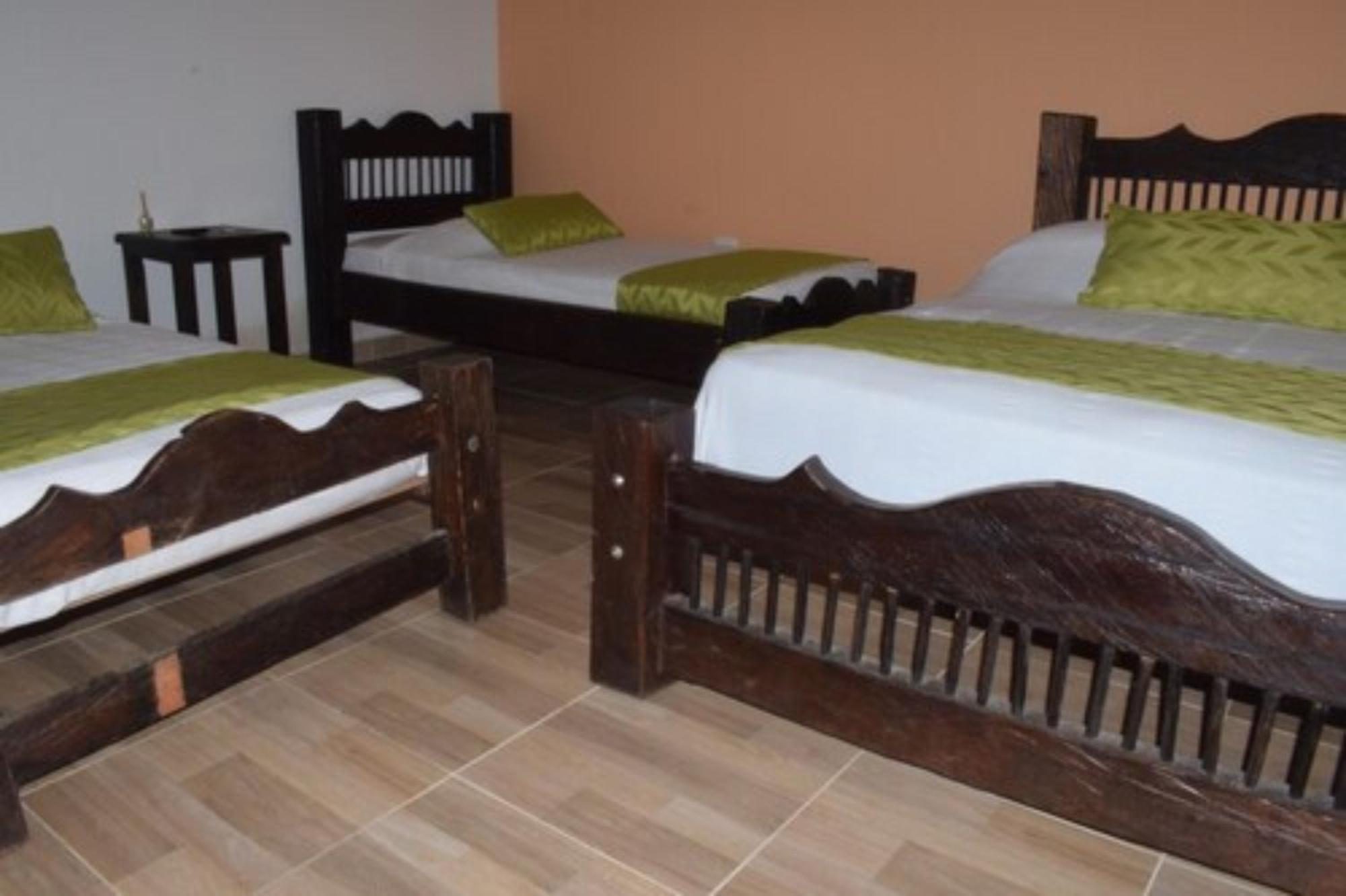 Hotel Parque De Los Arrieros Монтенегро Екстериор снимка