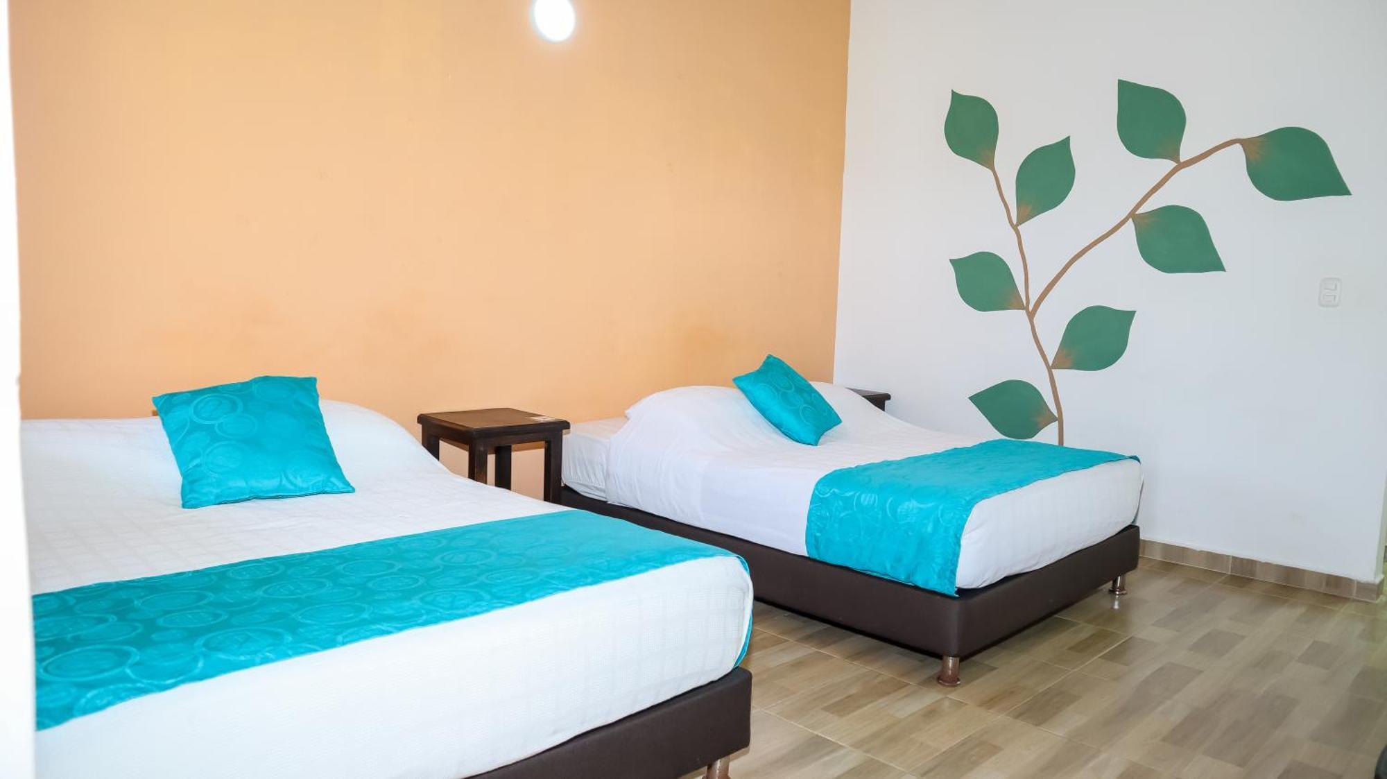 Hotel Parque De Los Arrieros Монтенегро Екстериор снимка