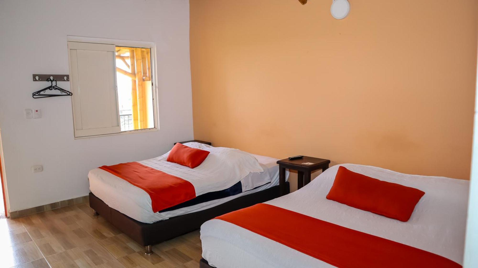 Hotel Parque De Los Arrieros Монтенегро Екстериор снимка
